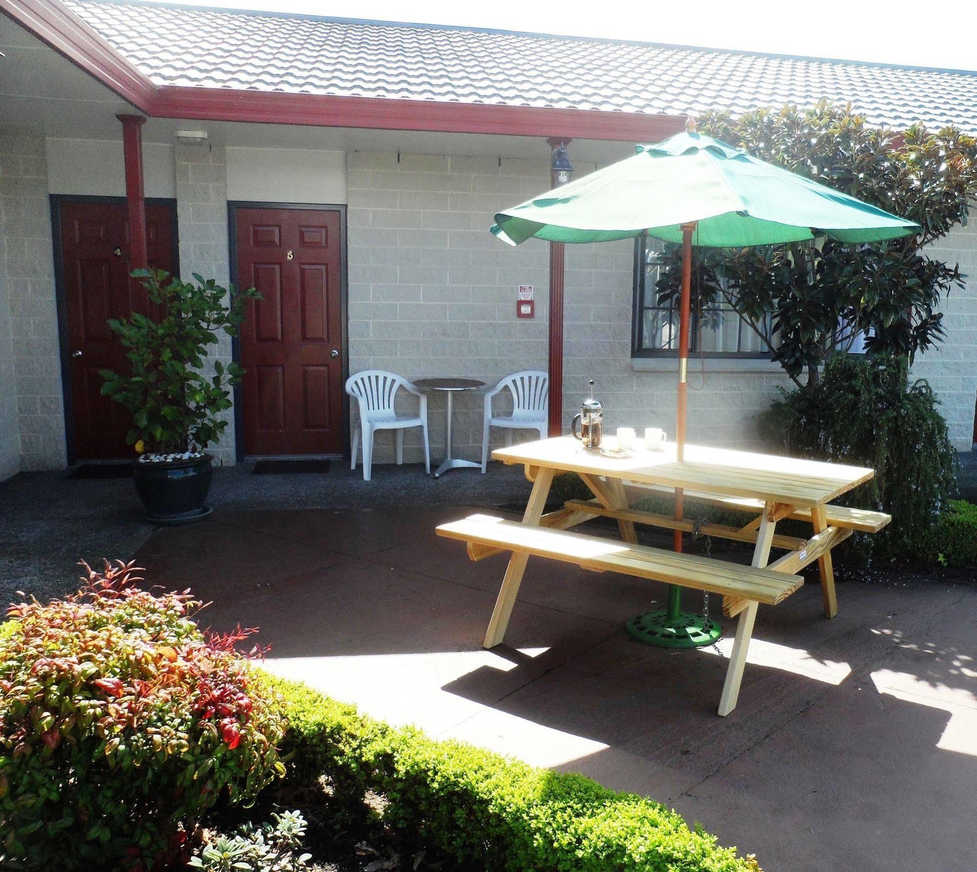 וונגאנואי Bk'S Magnolia Motor Lodge מראה חיצוני תמונה